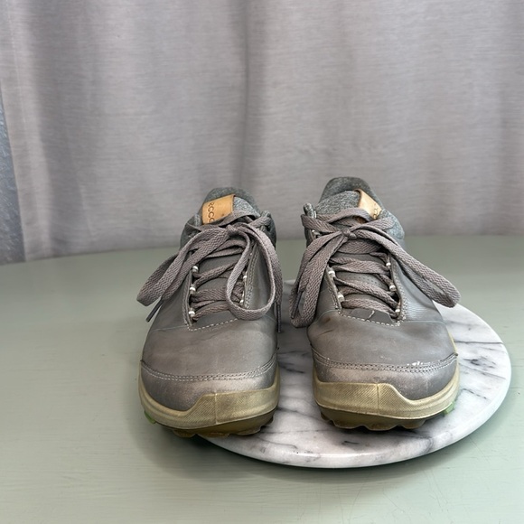 ECCO GOLD SHOES SIZE(6) - Picture 2 of 7